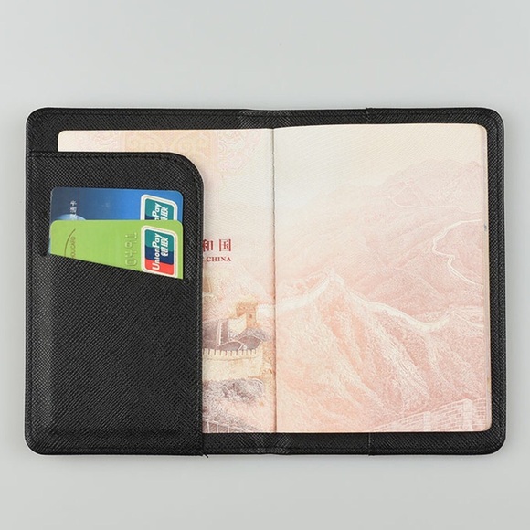 Harry Potter RFID Hogwarts Passport Cover Holder Case - Picture 4 of 16